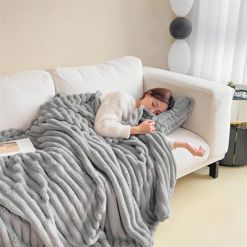 Thickened Rabbit Plush Flannel Blanket – Ultra-Soft & Warm