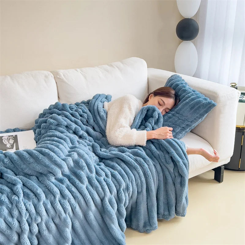 Thickened Rabbit Plush Flannel Blanket – Ultra-Soft & Warm