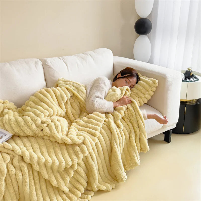 Thickened Rabbit Plush Flannel Blanket – Ultra-Soft & Warm